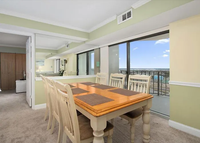 9400 Building Family Friendly Condo, Steps To The Ocean With Outdoor Pool! *
