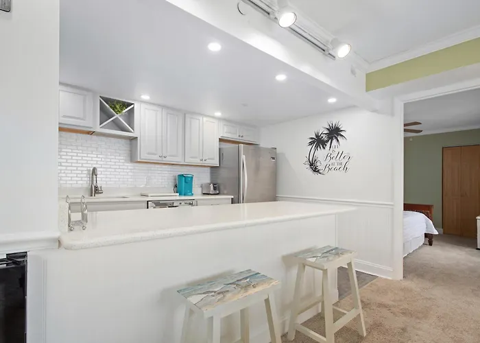 9400 Building Family Friendly Condo, Steps To The Ocean With Outdoor Pool! *