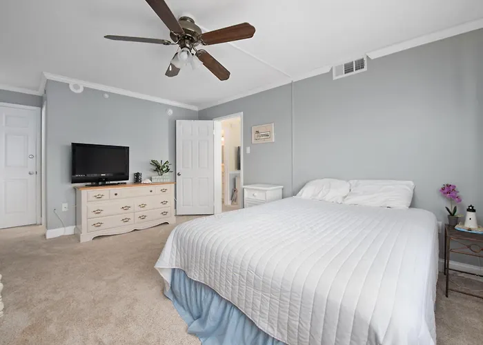 Ferienhaus 9400 Building Family Friendly Condo, Steps To The Ocean With Outdoor Pool!