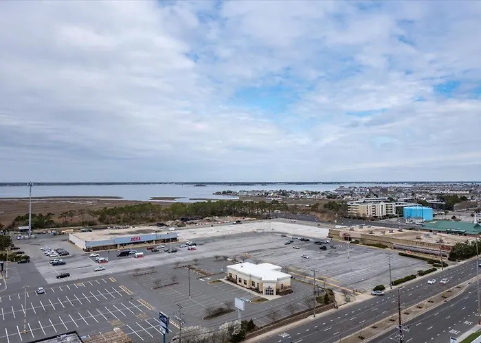 9400 Building Family Friendly Condo, Steps To The Ocean With Outdoor Pool! * Ocean Stadt