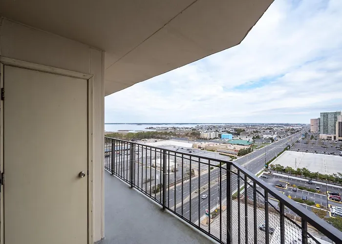 9400 Building Family Friendly Condo, Steps To The Ocean With Outdoor Pool! Ocean Stadt